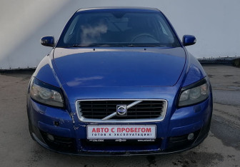 Подержанный автомобиль Volvo C30 2007 года (2 фото)