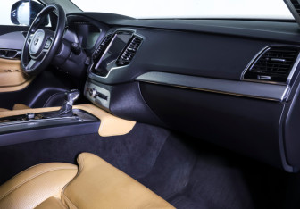 Подержанный автомобиль Volvo XC90 2015 года (10 фото)