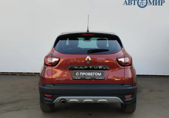 Подержанный автомобиль Renault Kaptur 2020 года (7 фото)