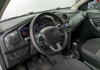 Подержанный автомобиль Renault Sandero 2021 года (12 фото)
