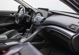 Подержанный автомобиль Honda Accord Sedan 2012 года (9 фото)
