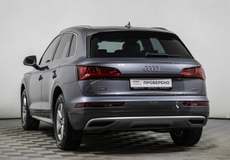 Подержанный автомобиль Audi Q5 2017 года (6 фото)
