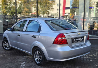 Подержанный автомобиль Chevrolet Aveo Sedan 2008 года (6 фото)