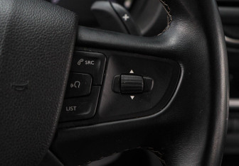 Подержанный автомобиль Peugeot Traveller 2021 года (21 фото)
