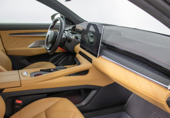 Подержанный автомобиль Zeekr 001 2023 года (9 фото)