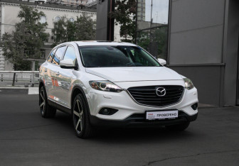 Подержанный автомобиль Mazda CX-9 2012 года (3 фото)