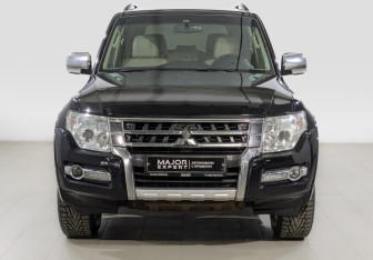 Подержанный автомобиль Mitsubishi Pajero 2017 года (2 фото)