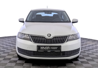 Подержанный автомобиль Skoda Rapid Liftback 2018 года (2 фото)