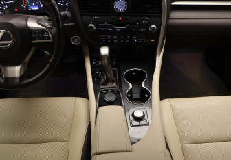 Подержанный автомобиль Lexus RX 2016 года (9 фото)