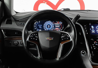 Подержанный автомобиль Cadillac Escalade Suv 2019 года (12 фото)