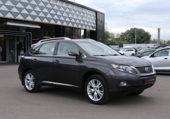 Подержанный автомобиль Lexus RX 2010 года (3 фото)