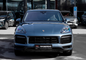 Подержанный автомобиль Porsche Cayenne 2019 года (2 фото)