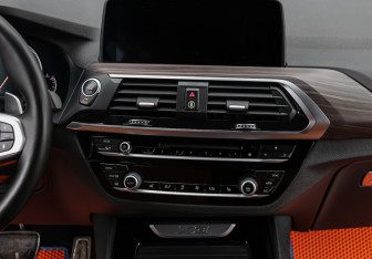 Подержанный автомобиль BMW X3 2018 года (14 фото)