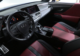 Подержанный автомобиль Lexus ES 2022 года (9 фото)