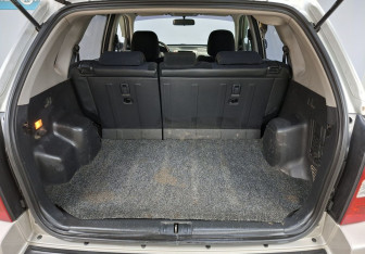 Подержанный автомобиль Hyundai Tucson 2008 года (12 фото)