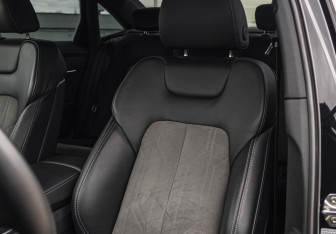 Подержанный автомобиль Audi A6 Sedan 2024 года (13 фото)