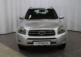 Подержанный автомобиль Toyota RAV4 2007 года (2 фото)
