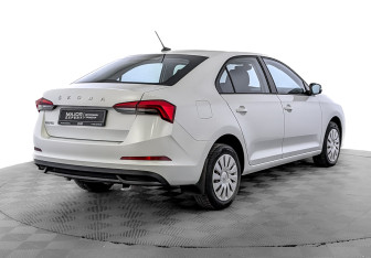 Подержанный автомобиль Skoda Rapid Liftback 2021 года (5 фото)