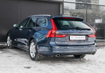 Подержанный автомобиль Volvo V90 2020 года (6 фото)