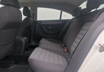 Подержанный автомобиль Volkswagen Passat CC 2011 года (11 фото)