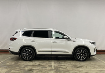 Подержанный автомобиль Chery Tiggo 8 Pro 2021 года (4 фото)