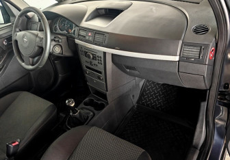 Подержанный автомобиль Opel Meriva 2008 года (11 фото)