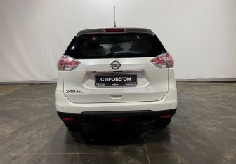 Подержанный автомобиль Nissan X-Trail 2016 года (5 фото)