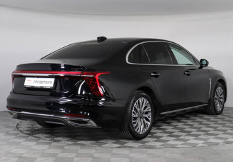 Подержанный автомобиль Hongqi H5 2024 года (5 фото)