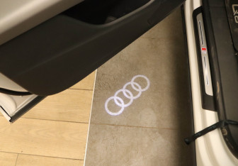 Подержанный автомобиль Audi Q8 2018 года (20 фото)