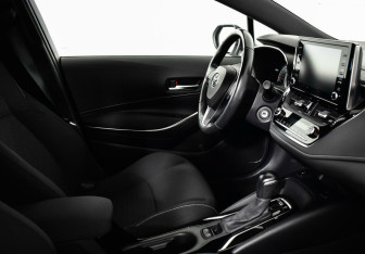 Подержанный автомобиль Toyota Corolla Hatchback 2019 года (5 фото)