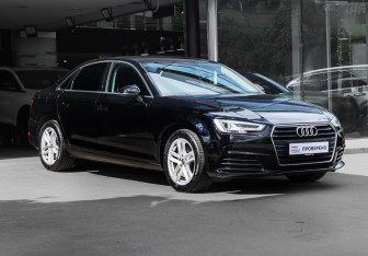 Подержанный автомобиль Audi A4 Sedan 2019 года (3 фото)