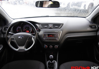 Подержанный автомобиль Kia Rio Hatchback 2020 года (11 фото)