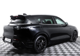 Подержанный автомобиль Voyah Free 2024 года (5 фото)