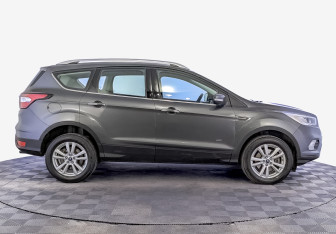 Подержанный автомобиль Ford Kuga 2018 года (4 фото)