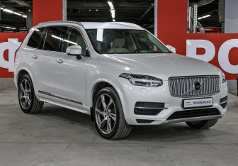 Подержанный автомобиль Volvo XC90 2016 года (3 фото)