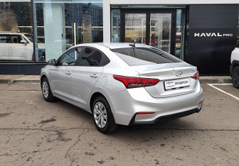 Подержанный автомобиль Hyundai Solaris Sedan 2019 года (7 фото)