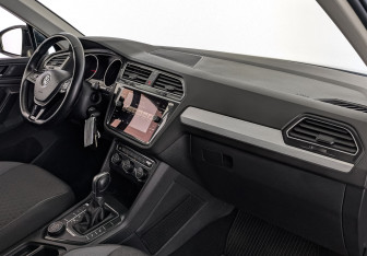 Подержанный автомобиль Volkswagen Tiguan 2018 года (13 фото)