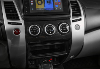 Подержанный автомобиль Mitsubishi Pajero Sport 2014 года (20 фото)