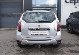 Подержанный автомобиль Renault Duster 2016 года (6 фото)
