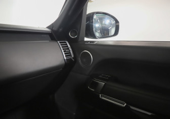 Подержанный автомобиль Land Rover Range Rover 2015 года (27 фото)
