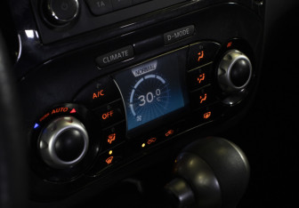 Подержанный автомобиль Nissan Juke 2012 года (15 фото)