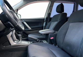 Подержанный автомобиль Subaru Forester Suv 2013 года (10 фото)