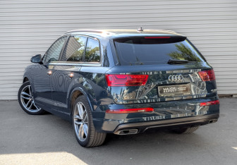 Подержанный автомобиль Audi Q7 2019 года (7 фото)
