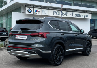 Подержанный автомобиль Hyundai Santa Fe 2021 года (5 фото)
