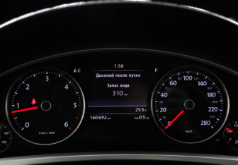 Подержанный автомобиль Volkswagen Touareg 2012 года (11 фото)