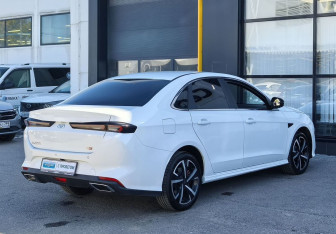 Подержанный автомобиль Kaiyi E5 2023 года (5 фото)