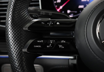 Подержанный автомобиль Mercedes-Benz GLE 2024 года (18 фото)