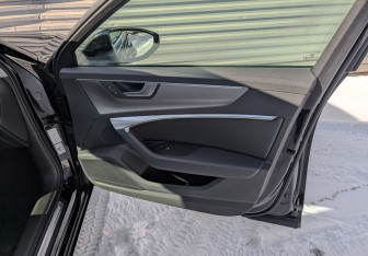 Подержанный автомобиль Audi A6 Sedan 2020 года (24 фото)