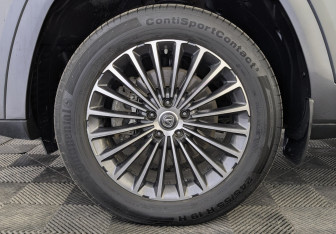 Подержанный автомобиль Changan CS95 2023 года (12 фото)