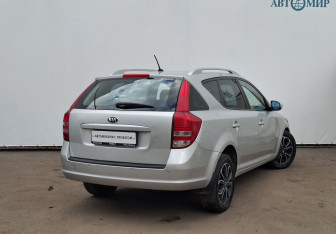Подержанный автомобиль Kia Ceed Wagon 2010 года (5 фото)